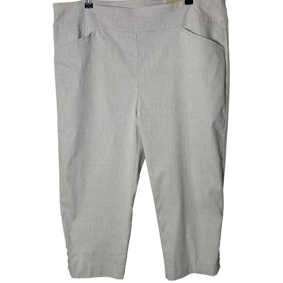 NWT Chico's Capri Size 3.5 (18) Josie Perfect Stretch Grandview Stripe Pull-On - Picture 2 of 9